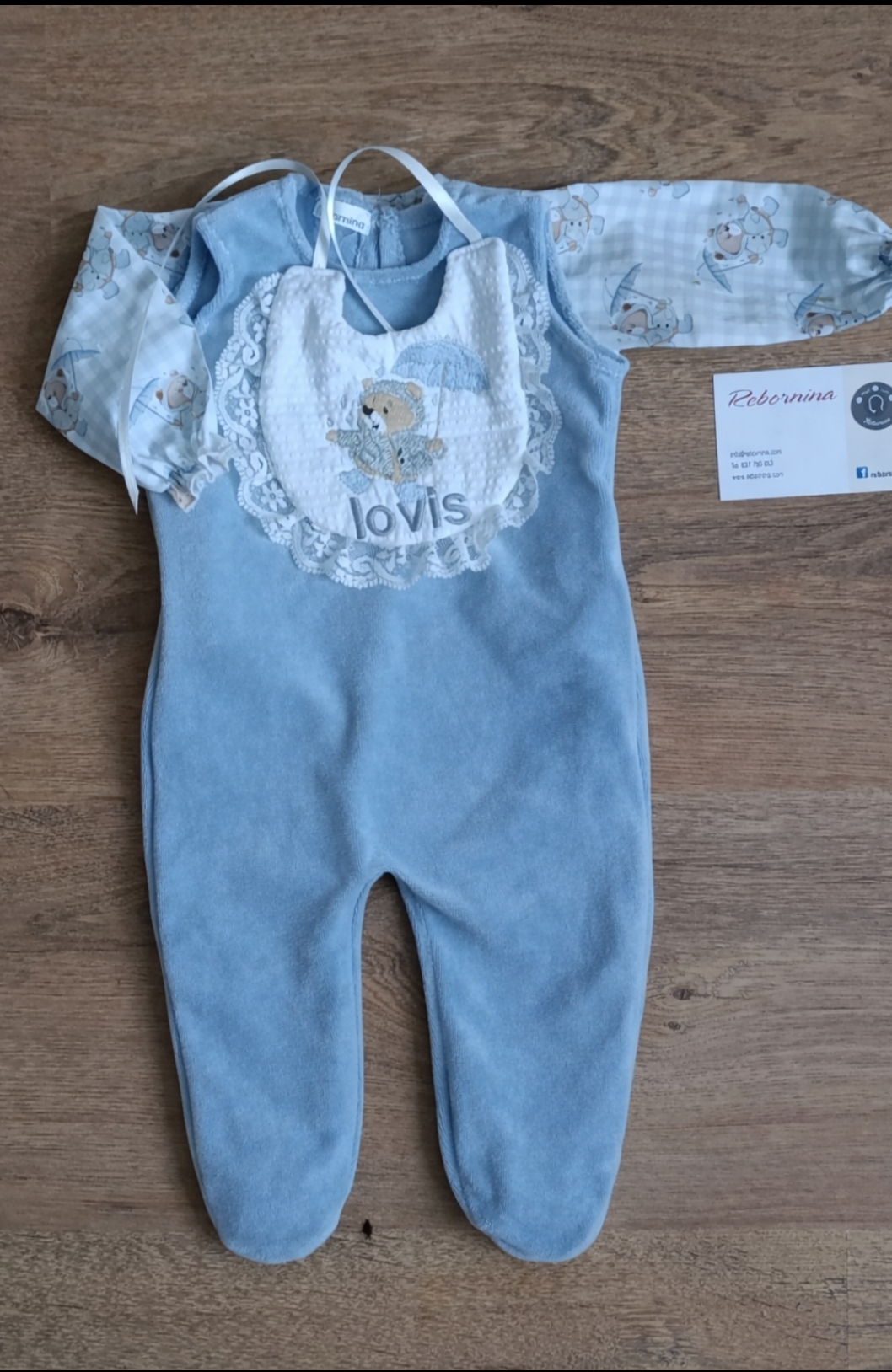 Pelele bebé reborn azul bordado